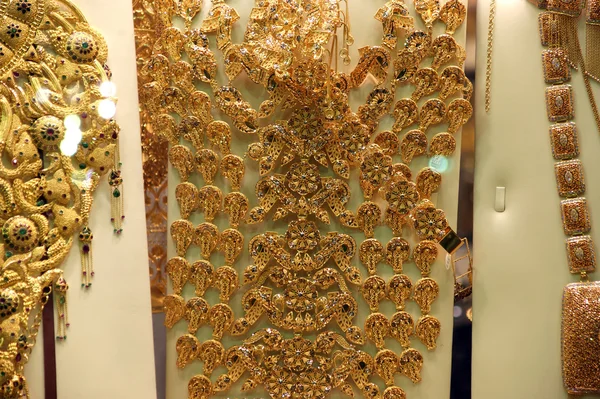 Gouden sieraden te koop in de markt, deira, dubai — Stockfoto