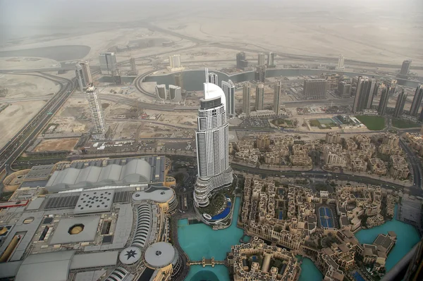 Dubai, Verenigde Arabische Emiraten. Luchtfoto van de hoogte van de burj khalifa — Stockfoto