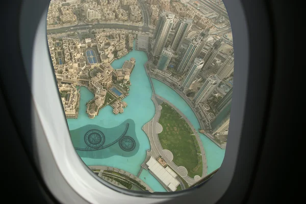 Dubai, Verenigde Arabische Emiraten. Luchtfoto van de hoogte van de burj khalifa — Stockfoto