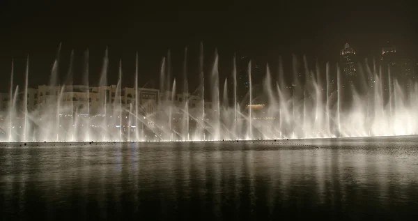 Célèbre fontaine musicale dubai, Émirats arabes unis — Photo