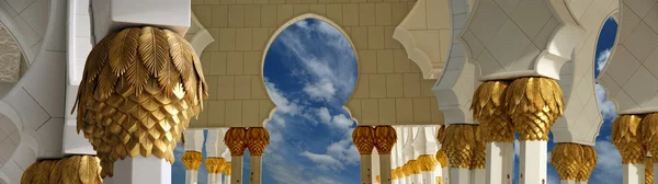 Abu Dhabi Sheikh Zayed White Mosque in UAE — Stock Photo, Image