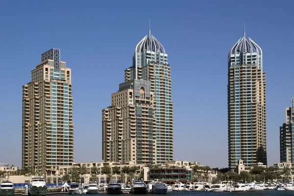 Arranha-céus modernos, Dubai Marina, Dubai, Emirados Árabes Unidos — Fotografia de Stock