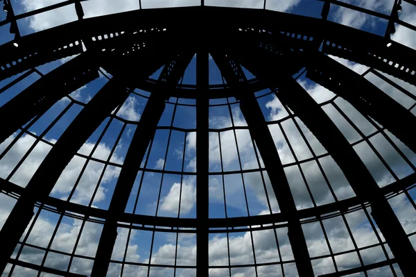 Futuristic architecture -- dome made out of glass — Stock Photo, Image