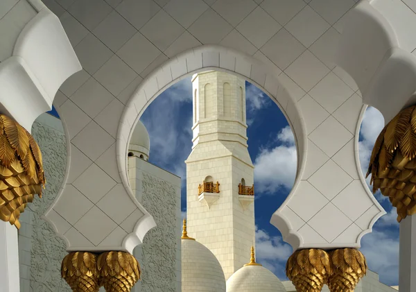 Mosquée blanche Abu Dhabi Sheikh Zayed aux EAU — Photo