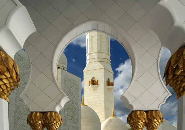 Mosquée blanche Abu Dhabi Sheikh Zayed aux EAU — Photo