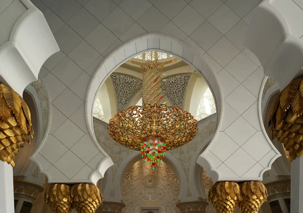 Mezquita blanca Abu Dhabi Sheikh Zayed en los Emiratos Árabes Unidos — Foto de Stock