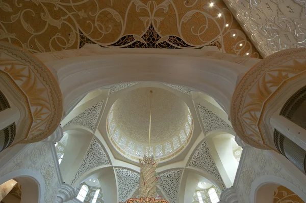 아랍 에미리트 연방에 아 부 다 비 셰이크 자 이드 화이트 모스크 — 스톡 사진