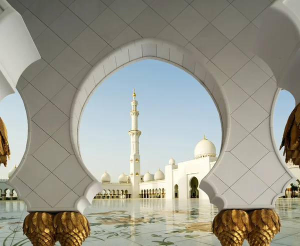 Mosquée blanche Abu Dhabi Sheikh Zayed aux EAU — Photo