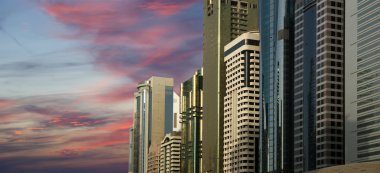 Modern gökdelenler, sheikh zayed road, dubai