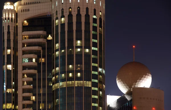 Dubaj v noci, Spojené arabské emiráty (Spojené arabské emiráty) — Stock fotografie