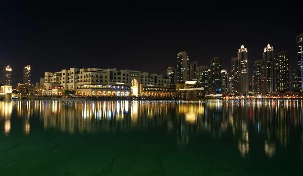 Modern gökdelenler, sheikh zayed road, dubai — Stok fotoğraf