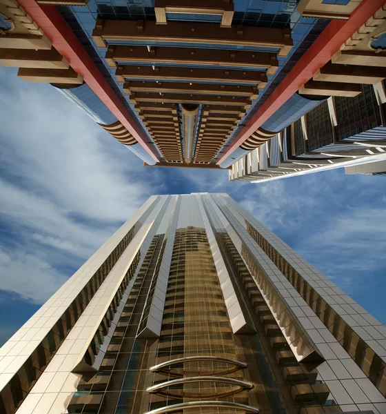 现代的摩天大楼，谢赫扎耶德路迪拜 — 图库照片