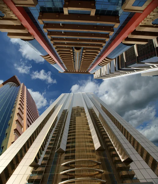 现代的摩天大楼，谢赫扎耶德路迪拜 — 图库照片