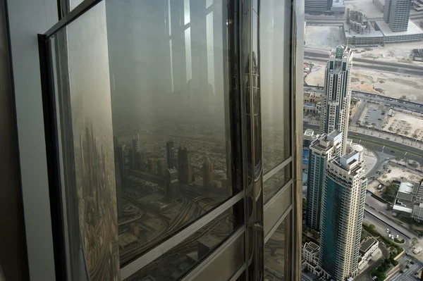 Dubaj, Spojené arabské emiráty. Letecký pohled z výšky na mrakodrap Burdž Chalífa — Stock fotografie