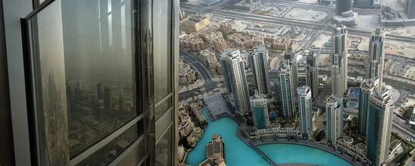 Dubaj, Spojené arabské emiráty. Letecký pohled z výšky na mrakodrap Burdž Chalífa — Stock fotografie