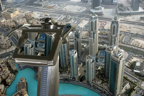 Dubai, hvorfor ikke? Sett fra luften fra høyden av Burj Khalifa – stockfoto