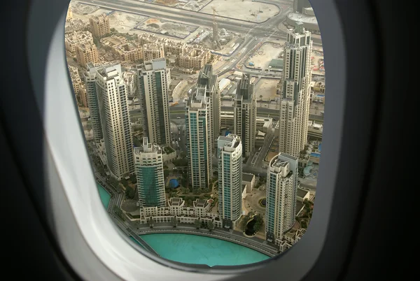 Dubai, Verenigde Arabische Emiraten. Luchtfoto van de hoogte van de burj khalifa — Stockfoto