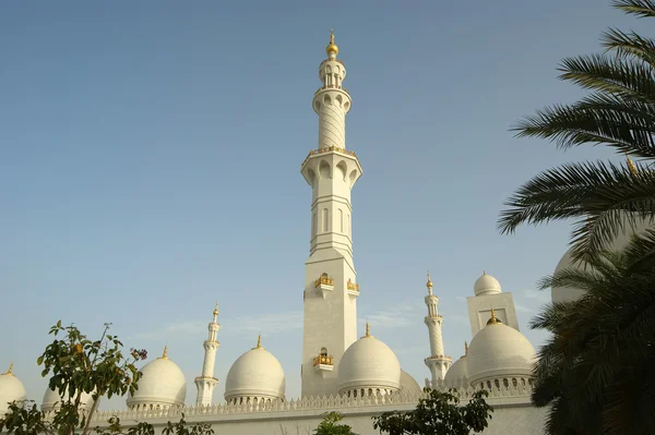 Mezquita blanca Abu Dhabi Sheikh Zayed en los Emiratos Árabes Unidos — Foto de Stock