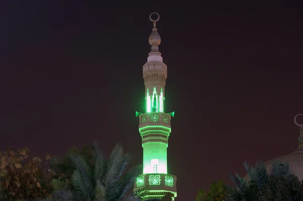 Mesquita em Abu Dhabi à noite, Emirados Árabes Unidos — Fotografia de Stock