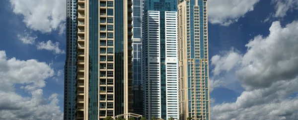 现代的摩天大楼，迪拜，迪拜，阿拉伯联合酋长国 — 图库照片