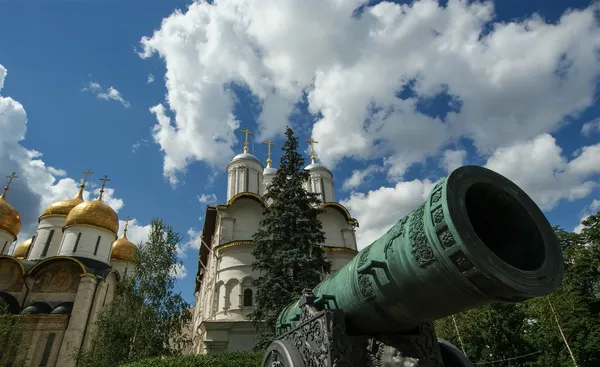 Цар-дзвін, також відомий як Tsarsky Kolokol, Московський кремль — стокове фото