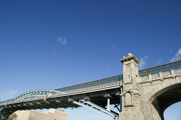 Veduta di Mosca, Russia. Ponte di Pushkinsky (Andreyevsky) — Foto Stock