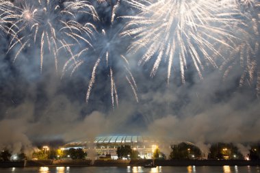 Moskova Nehri luzhniki Stadı, Rusya yakın dolgu üzerinde havai fişek.