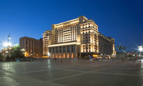 Hotel Moskva desde la Plaza Manege. Moscú, Rusia — Foto de Stock