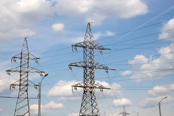 Electricity pylons and line — Stock Photo, Image