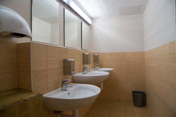 Interior de un baño público, Moscú, Rusia — Foto de Stock