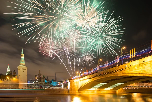 Fogos de artifício sobre Moscovo. Rússia — Fotografia de Stock