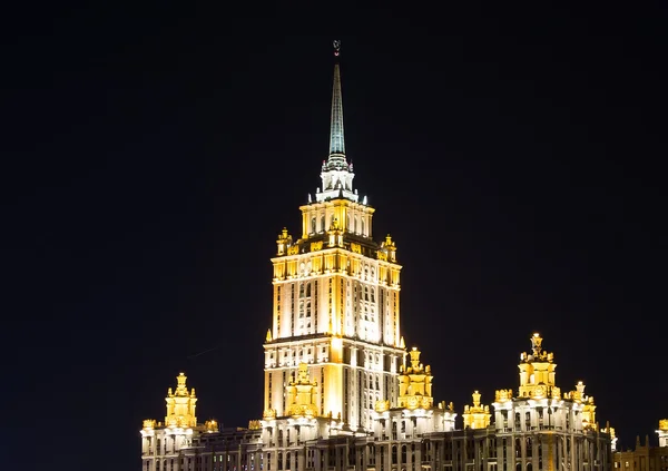 고층 건물에 밤, 모스크바, 러시아 — 스톡 사진