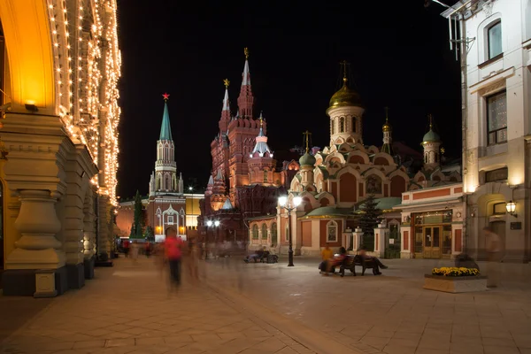 Moskova kremlin tarafından gece, Rusya Federasyonu — Stok fotoğraf