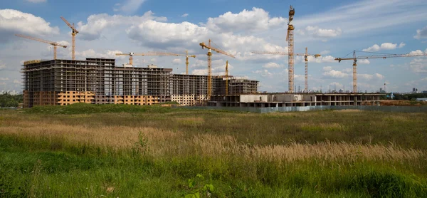 Jeřáby na staveništi — Stock fotografie