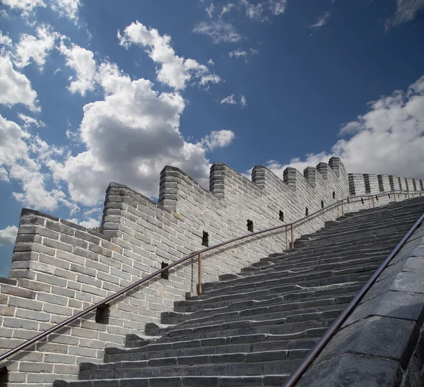 Vista de uma das seções mais cênicas da Grande Muralha da China, ao norte de Pequim — Fotografia de Stock