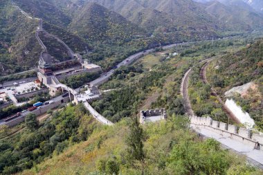 Çin Seddi, Pekin kuzeyinde en doğal bölümlerden görünümü