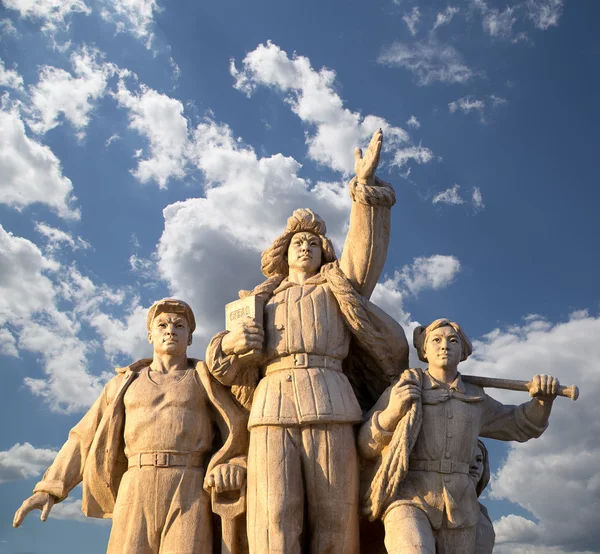 Devrimci heykel tiananmen Meydanı Pekin'de, Çin — Stok fotoğraf