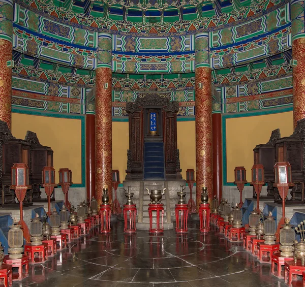 Templo do Céu (Altar do Céu) -- Dentro do Salão de Oração para as Boas Colheitas, Pequim, China — Fotografia de Stock