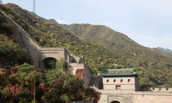 Weergave van een van de meest schilderachtige delen van de grote muur van china, ten noorden van Peking — Stockfoto