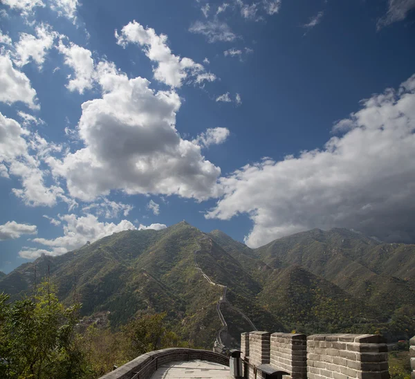 Vista de una de las secciones más pintorescas de la Gran Muralla de China, al norte de Beijing —  Fotos de Stock