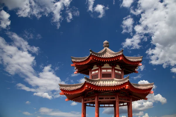 On the territory Giant Wild Goose Pagoda or Big Wild Goose Pagoda, is a Buddhist pagoda located in southern Xian (Sian, Xi'an), Shaanxi province, China — Stock Photo, Image