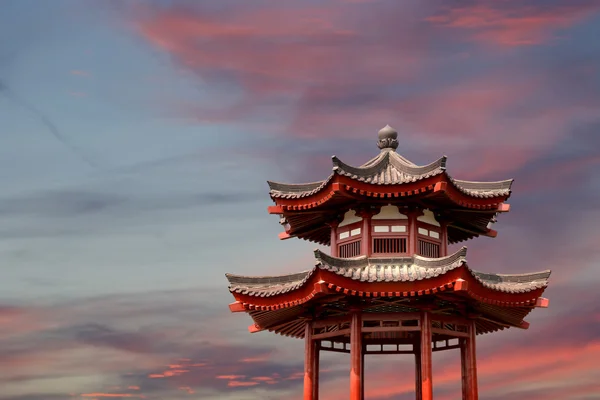 Na terytorium pagoda dzikich gęsi lub big wild goose pagoda, Buddyjski pagoda położony jest w południowej xian (sian, xi'an), prowincji shaanxi, w Chinach — Zdjęcie stockowe