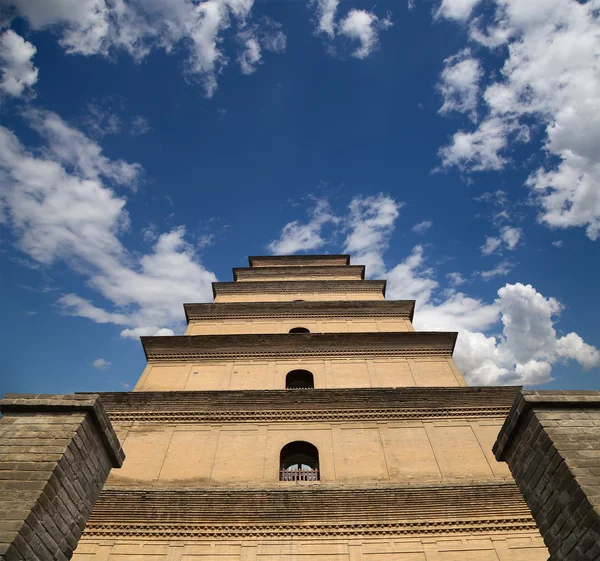 巨型大雁塔 (大雁塔)，是一座佛教宝塔，位于南部西安 (西安，西安) — 图库照片