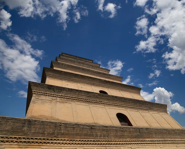 Pagode de Ganso Selvagem Gigante (Big Wild Goose Pagoda), é um pagode budista localizado no sul de Xian (Sian, Xi 'an ) — Fotografia de Stock