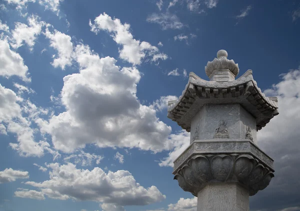 On the territory Giant Wild Goose Pagoda or Big Wild Goose Pagoda, is a Buddhist pagoda located in southern Xian (Sian, Xi'an) — Stock Photo, Image