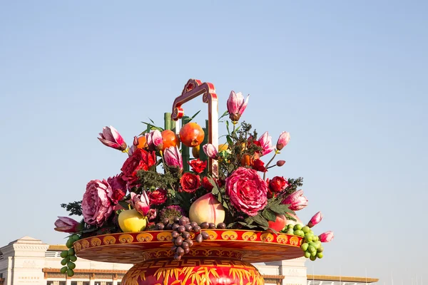Obrovský květinový koš v náměstí Nebeského klidu, Peking, Čína — Stock fotografie
