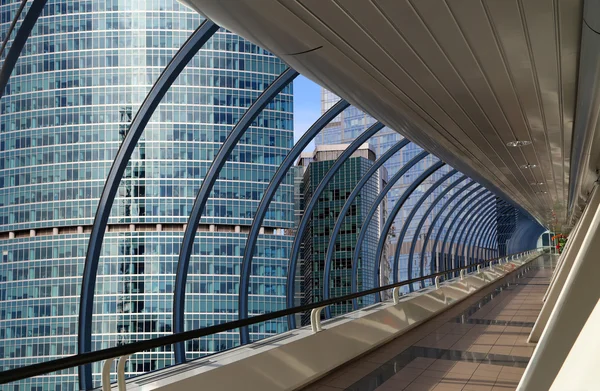 Footbridge Bagration en el Centro de Negocios de la ciudad de Moscú, Rusia — Foto de Stock