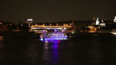 gece, Moskova, Rusya, Moskova Nehri'ne yolcu keyfi teknede