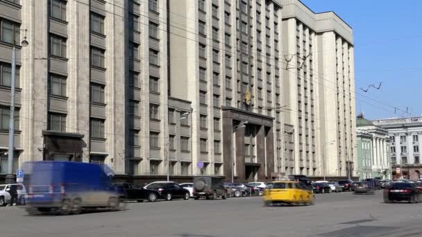 Gebouw van de Doema van het Federaal Parlement van de Russische Federatie. Moskou, Rusland — Stockvideo