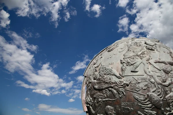 Globes- près de Monument du vol spatial Sovjet, Moscou, Russie — Photo